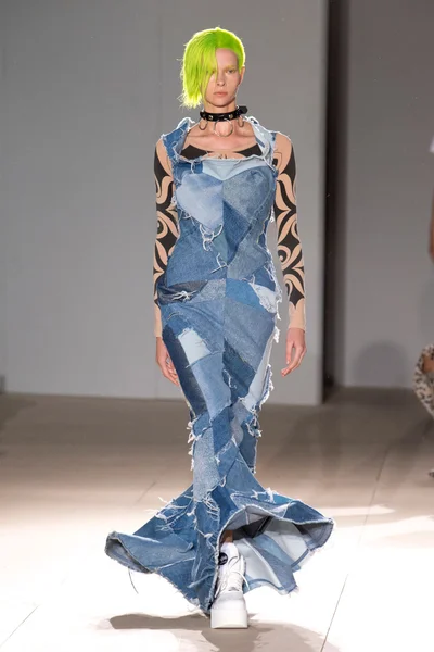 Look 24